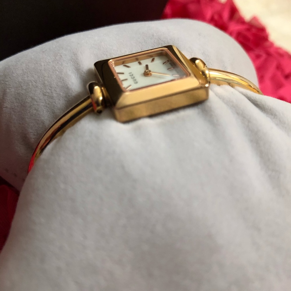 Gucci Watch - Picture 5 of 16